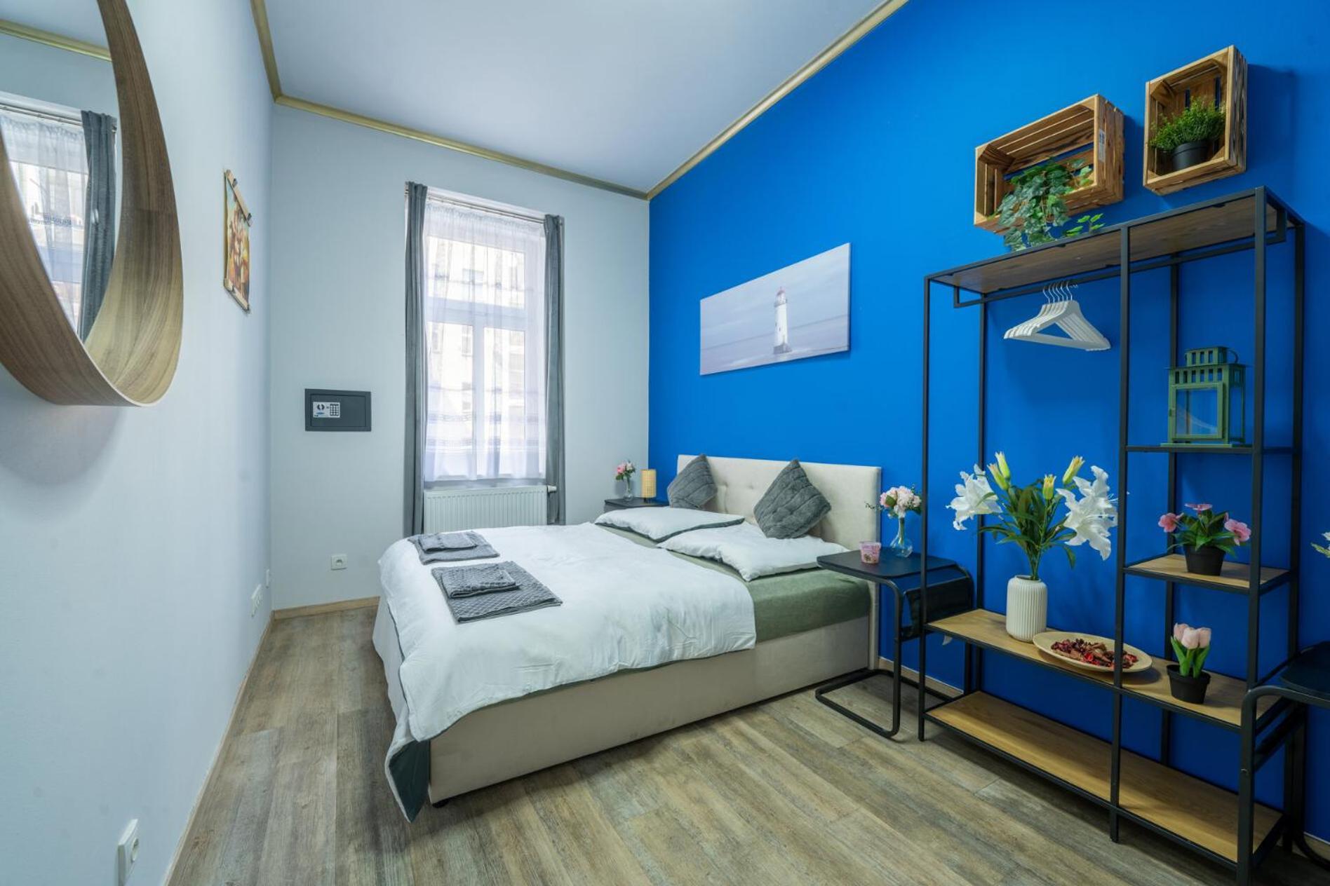 Cozy 3-brd Riverside In Center Apartament